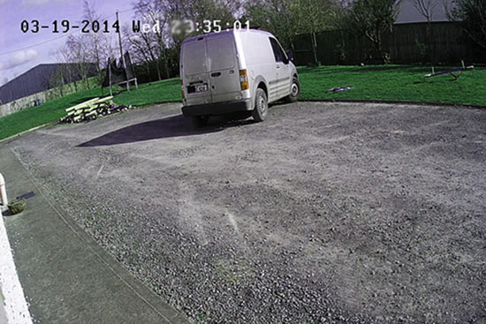 Image sample: Analogue CCTV comapred to IP Network CCTV Image sample: Analogue CCTV compared to IP Network CCTV